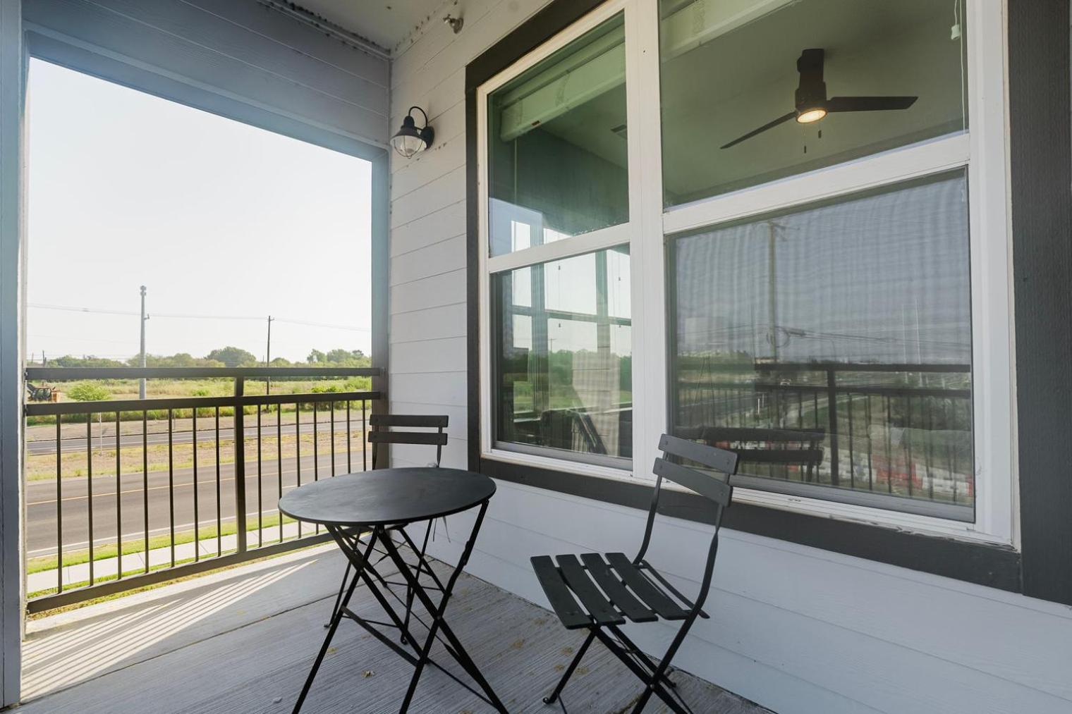 Blueground Lost Plains Pool Pet Area Wd Atx-271 Austin Bagian luar foto